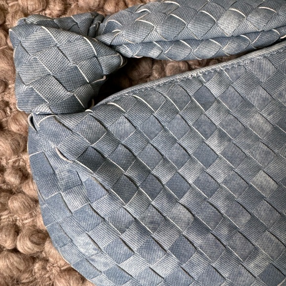 Denim look woven handbag. Synthetic fabric - Picture 3 of 4